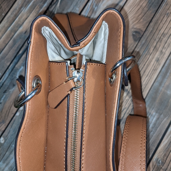 Guess Shoulder Bag - Picture 14 of 14